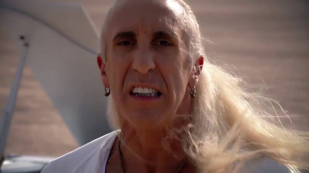 Dee Snider's Emotional Stripped Down Version of "We're Not Gonna Take It"
