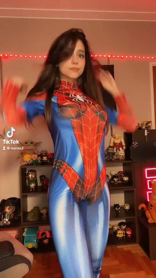 Iaaras2, bzw Iaaras22, eine TikTokerin und Twitcherin.