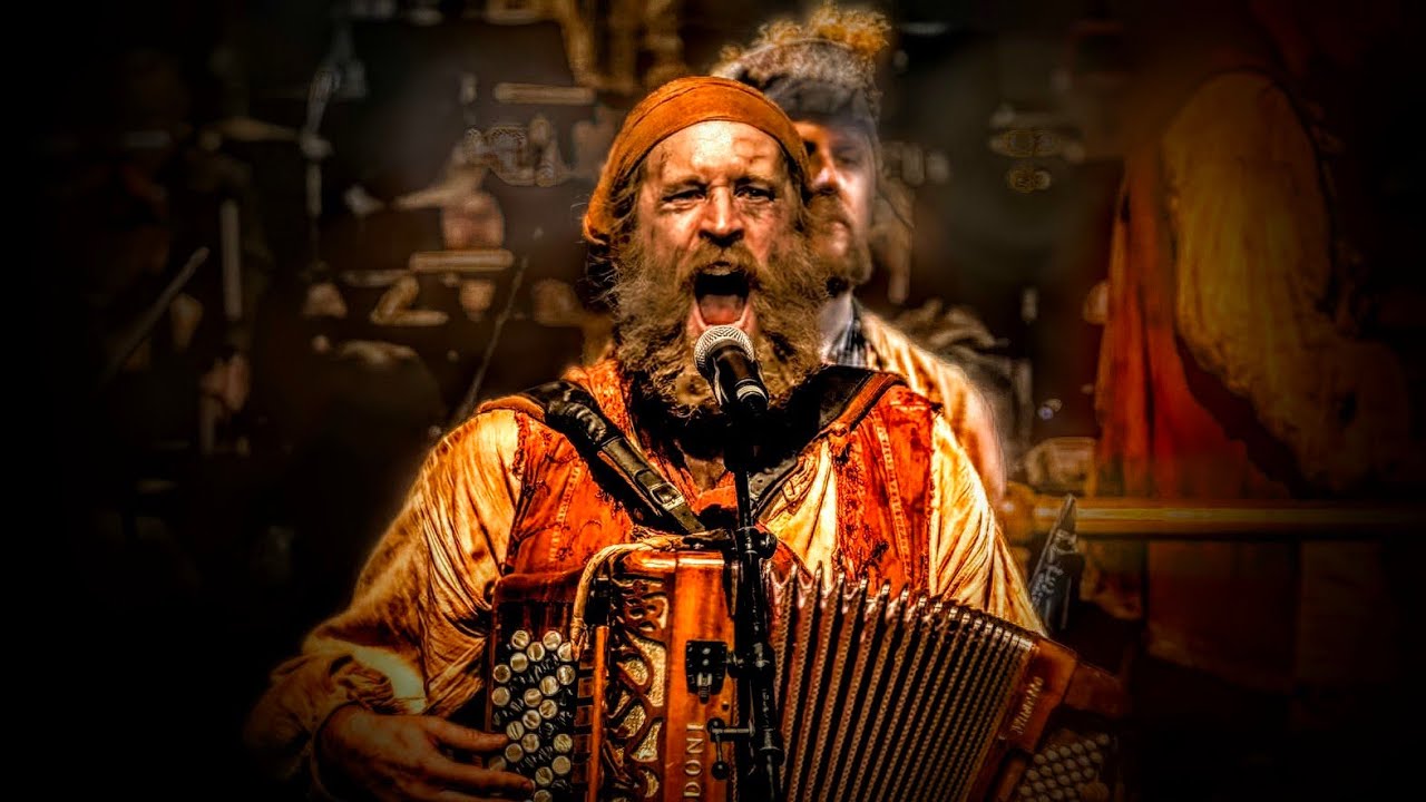 Ye Banished Privateers & UmeÃ¥ MusiksÃ¤llskap Symphony Orchestra: Capstan Shanty