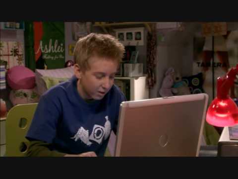 Hinterm Sofa an der Front - Serie