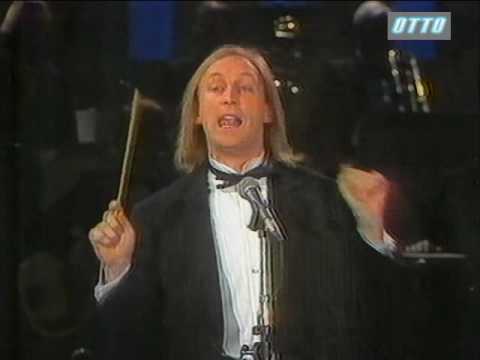 Otto Waalkes dirigiert das Paul Kuhn Ochester - Dschingis Kahn